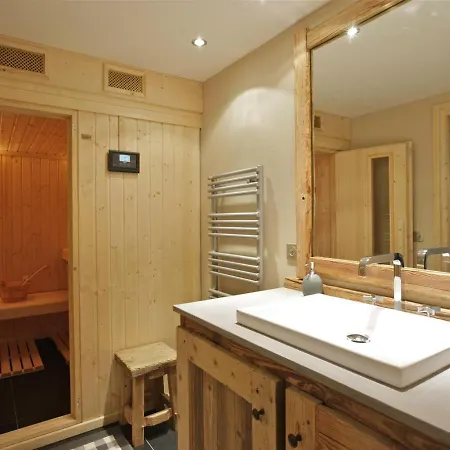 Chalet Convivial Proche Des Pistes Avec Parking - Fr-1-564-25 Courchevel